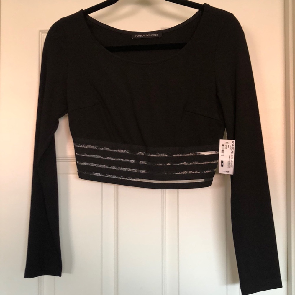 *BRAND NEW* long sleeve cropped top